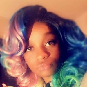 Meet your Posher, Abria